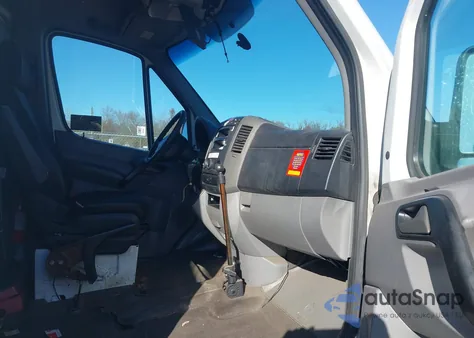 2011 Mercedes-Benz Sprinter 2500 High Roof z USA, uszkodzony, nr VIN WD3PE8CB4B5571664